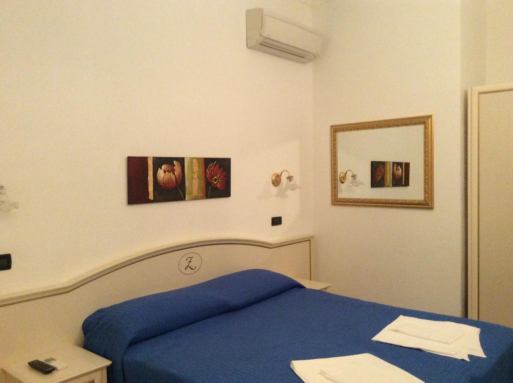 Hotel La Zorza Риомаджиоре Номер фото