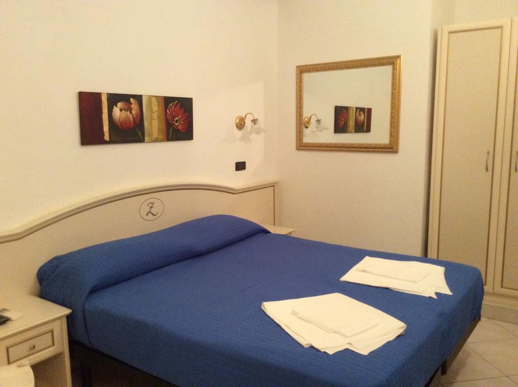 Hotel La Zorza Риомаджиоре Номер фото
