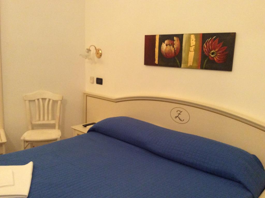 Hotel La Zorza Риомаджиоре Номер фото