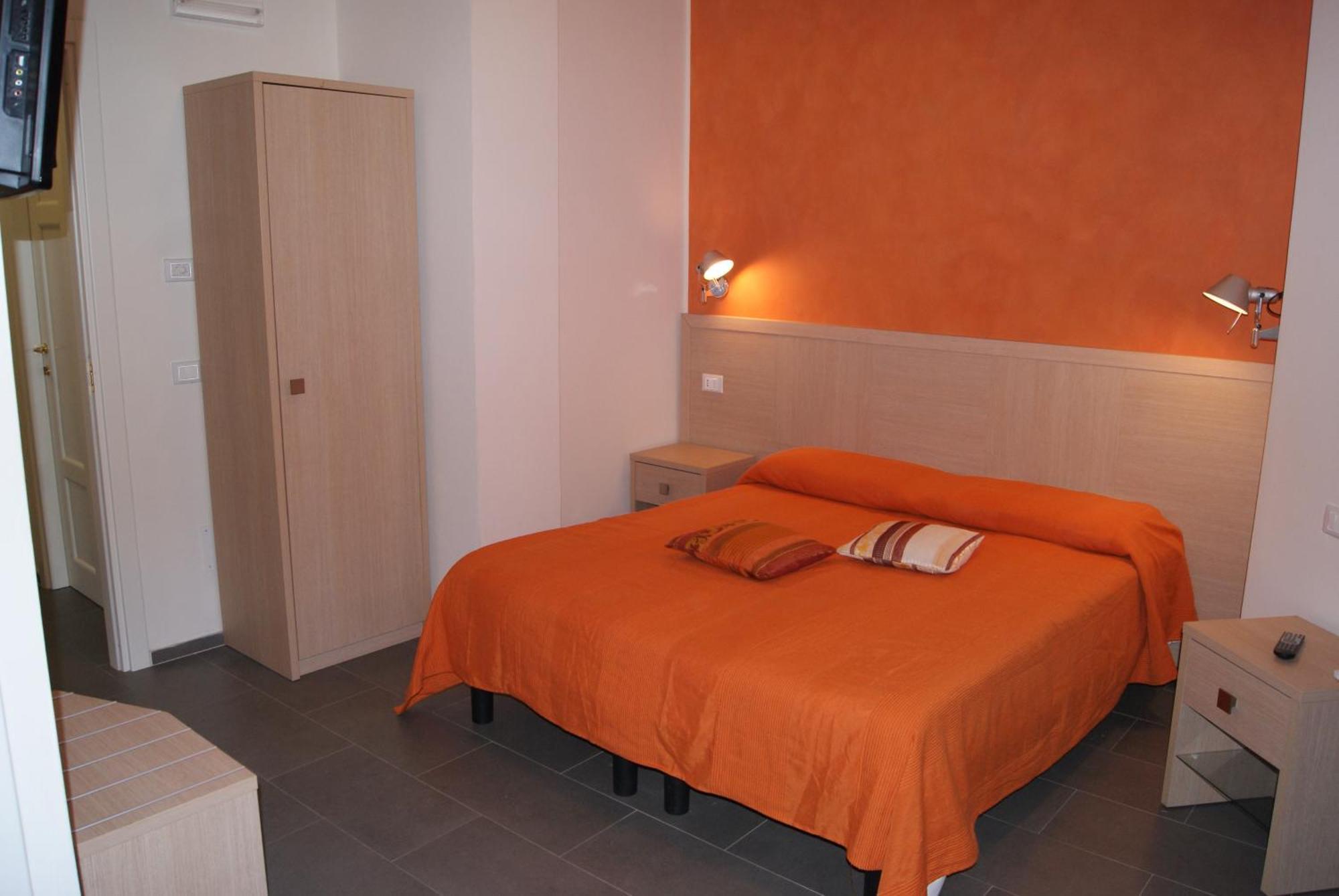 Hotel La Zorza Риомаджиоре Экстерьер фото
