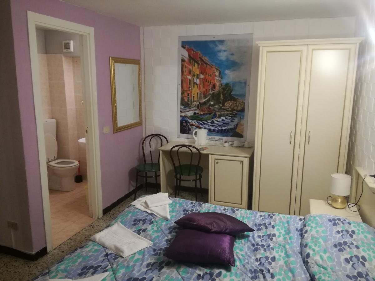 Hotel La Zorza Риомаджиоре Экстерьер фото