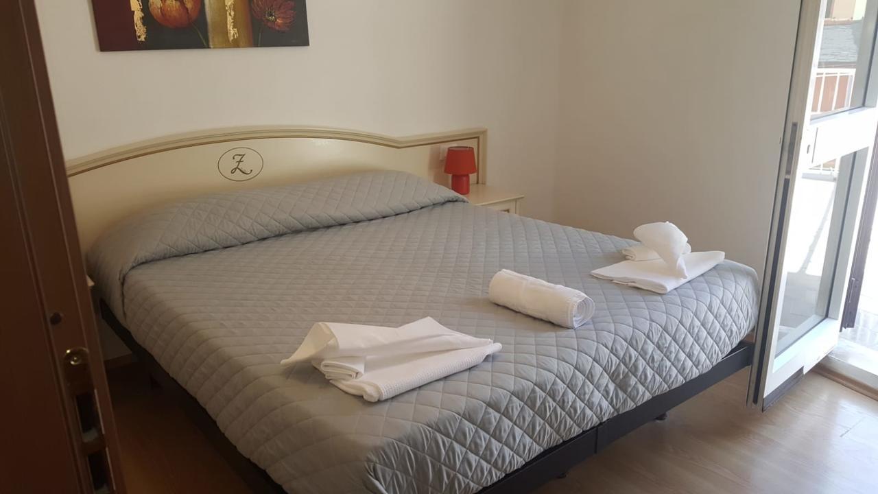 Hotel La Zorza Риомаджиоре Экстерьер фото