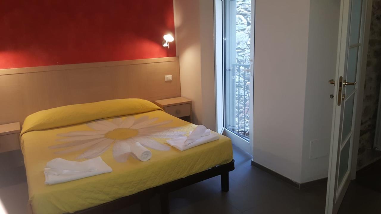 Hotel La Zorza Риомаджиоре Экстерьер фото