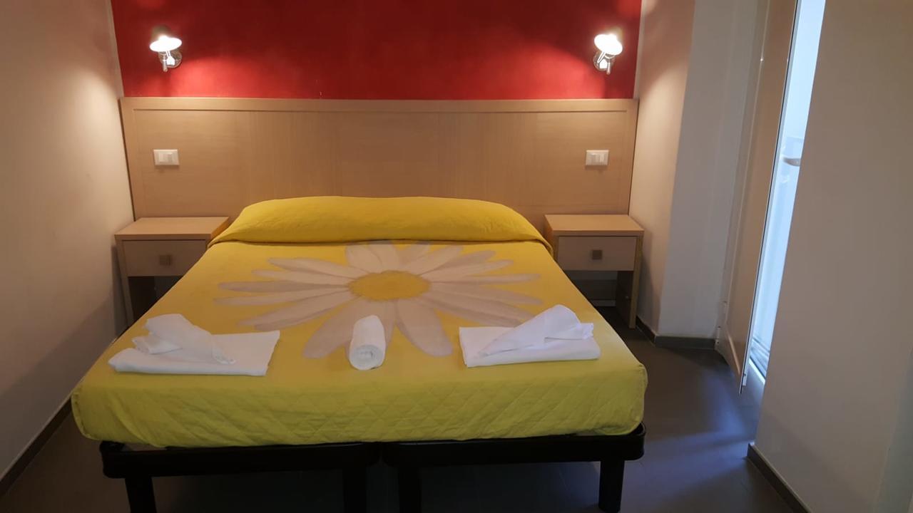 Hotel La Zorza Риомаджиоре Экстерьер фото